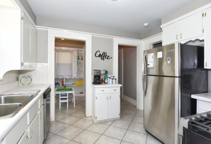 Casa vacanze Entire Home*cherry St*food*fun*drinks*shop*