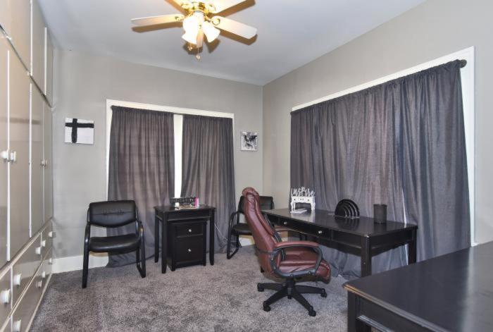 Entire Home*cherry St*food*fun*drinks*shop* Casa vacanze *